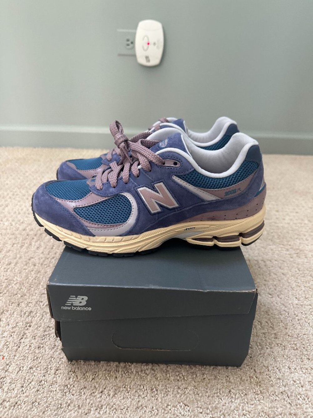 New Balance 2002R Blue Purple Sneakers Size 7 Men / 8.5 Women New In Box
